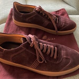 Brown Suede Sneakers with Low-Top Design and Rubber Sole